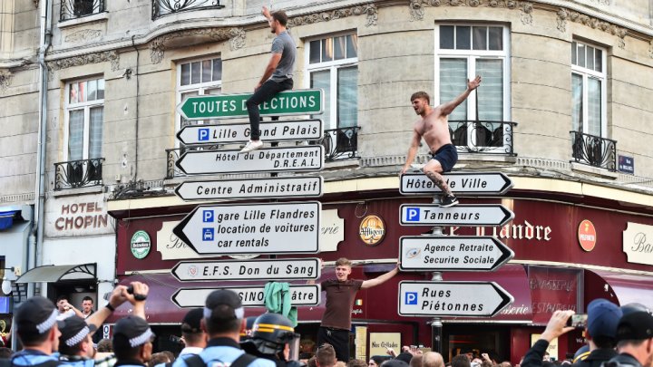 فرنسا: اعتقال 36 شخصا في مطاردة بين مشجعين إنجليز وفرنسيين في مدينة ليل