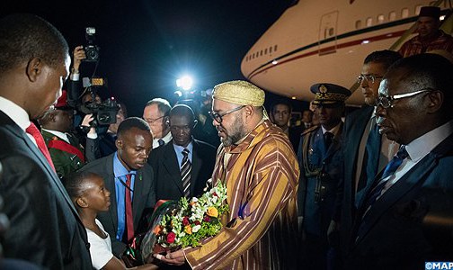 الملك يحل بلوساكا في زيارة رسمية إلى جمهورية زامبيا