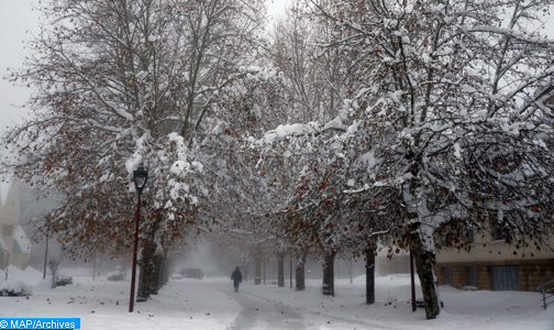 تساقطات ثلجية ورياح قوية يومي الإثنين والثلاثاء بالمغرب