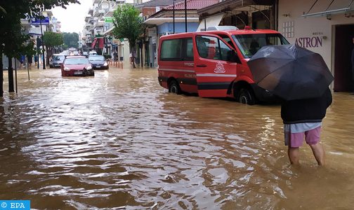 اليونان… مصرع شخصين جراء عاصفة نادرة تجتاح مناطق من البلاد