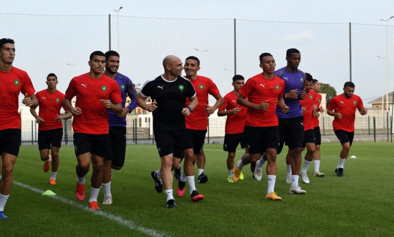 أول حصة تدريبية للمنتخب المغربي بمدينة دوالا الكاميرونية