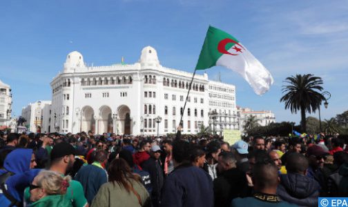 الجزائر.. 12 من معتقلي الرأي يخوضون إضرابا عن الطعام للتنديد بـ”سجنهم ظلما”