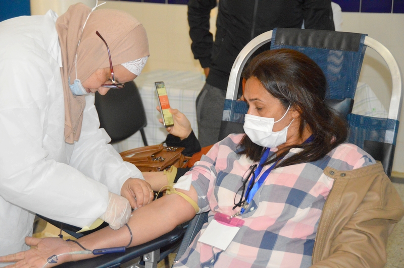 بالصور… مشاركة عشرات المواطنين في حملة للتبرع بالدم بتيفلت