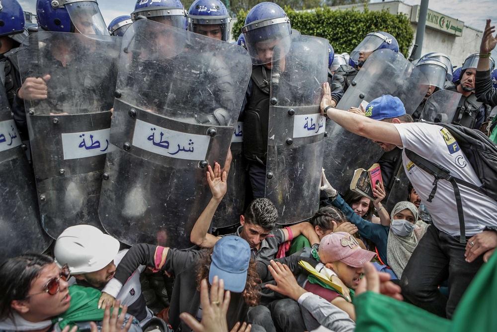 إيقاف خمسة متظاهرين بالجزائر العاصمة خلال الجمعة 113 للحراك