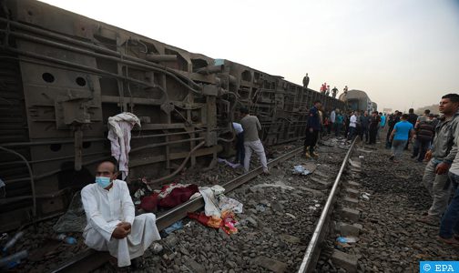 مصر… 11 قتيلا و 98 جريحا في حادث خروج قطار عن القضبان… حصيلة جديدة