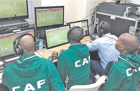 الـ”كاف” يعلن استخدام الـ”VAR” في جميع مباريات كأس أفريقيا