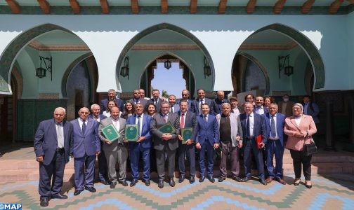 توقيع اتفاق اجتماعي وميثاق وطني للحوار الاجتماعي بين الحكومة والاتحاد العام لمقاولات المغرب والمركزيات النقابية الأكثر تمثيلية