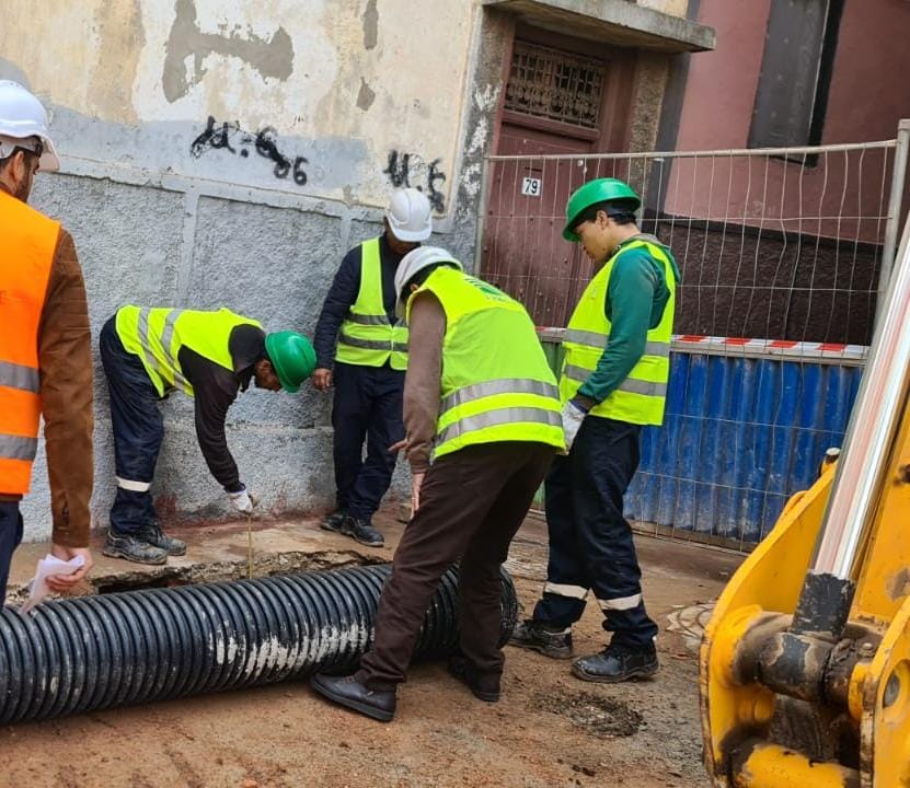 عين الشق .. ليدك تنجز أشغالا لتجديد شبكة التطهير السائل بدرب الخير