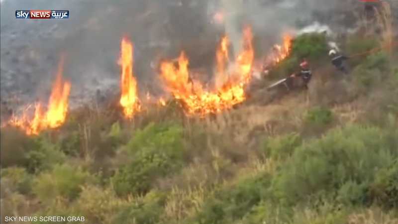 الجزائر.. اندلاع حريق في غابات منطقة عش الباز ببوليمات