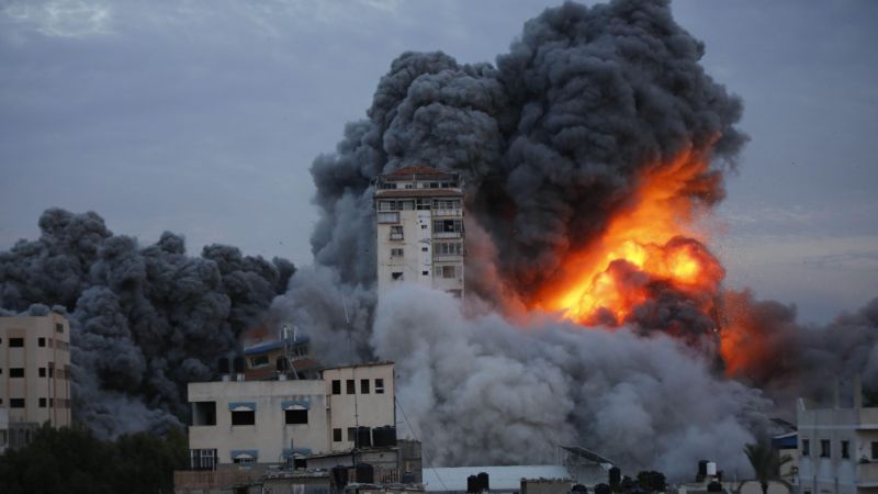 ما هي أبرز التطورات بعد مقتل أكثر من 900 إسرائيلي و700 فلسطيني منذ بدء حماس هجومها على إسرائيل؟