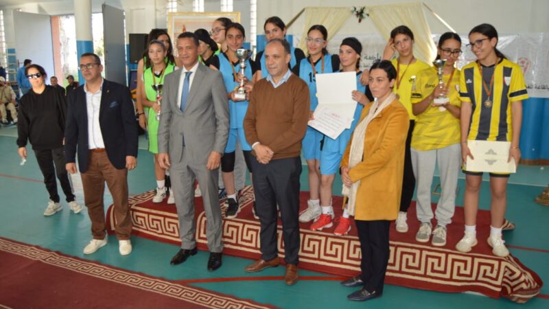 باشا مدينة الخميسات يُتوّج الفائزين بالدوري الرمضاني للجمعيات الرياضية