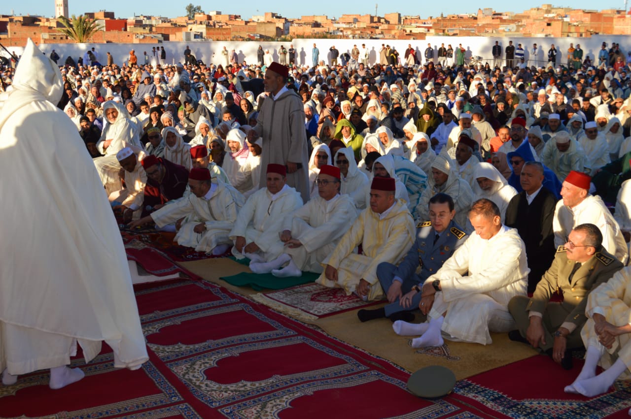 بالصور.. آلاف المصلين يؤدون صلاة عيد الفطر (1445) بمدينة الخميسات