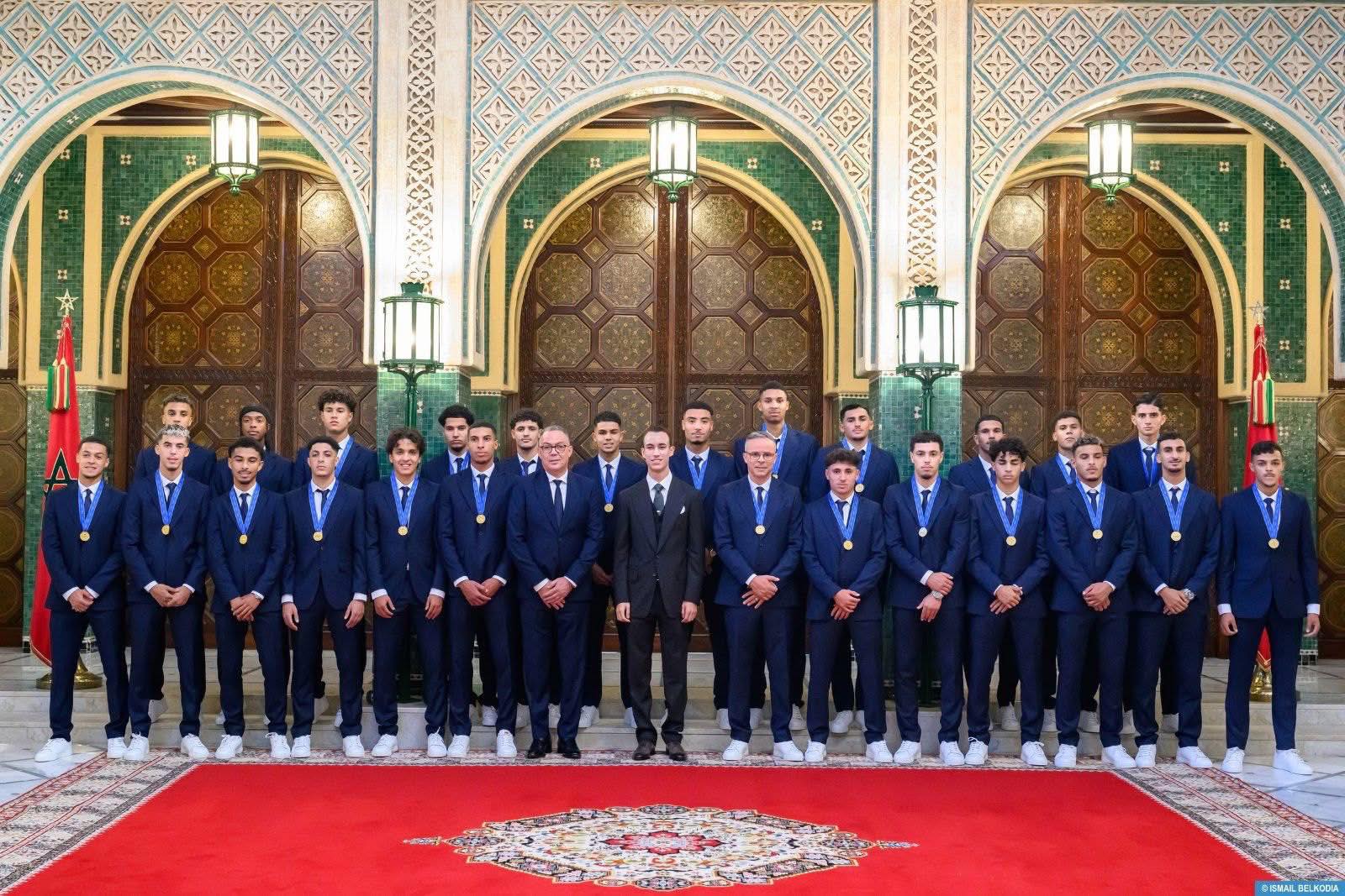 بتعليمات سامية من جلالة الملك، صاحب السمو الملكي ولي العهد الأمير مولاي الحسن يترأس حفلا أقامه جلالته على شرف أعضاء المنتخب الوطني لكرة القدم لأقل من 20 سنة، بطل العالم