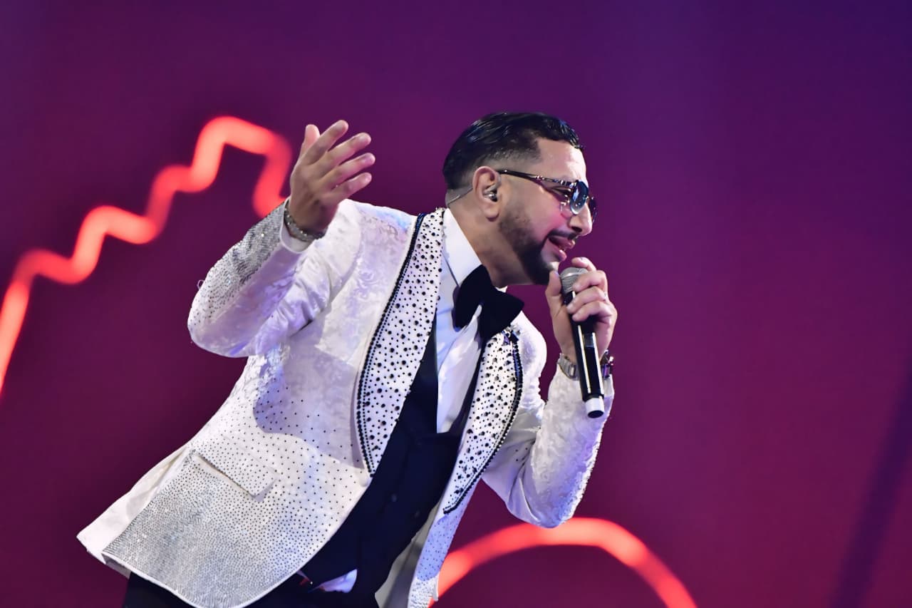 ديو حي يشعل منصة مهرجان “عيطة بلادي”: عبد الله الداودي ومنال بن شليخة يبهران الجمهور بأداء مشترك لأغنية ” ركوب الخيل”