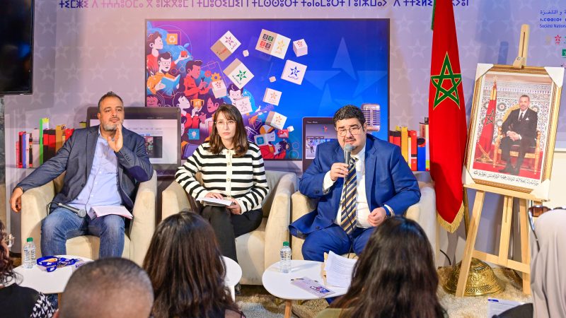 الشركة الوطنية للإذاعة والتلفزة تُقدّم في المعرض الدولي لكتاب الطفل والشباب تجربة اعتماد الذكاء الاصطناعي في منصة SNRTnews