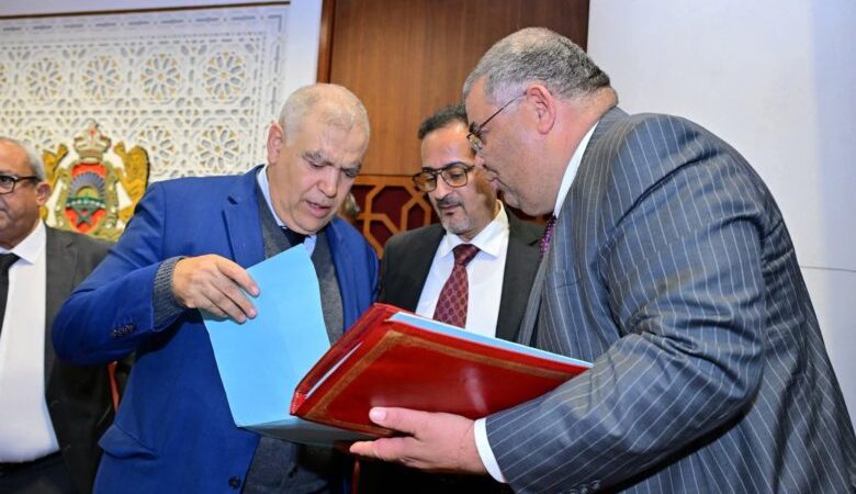 بعد “تأخرالإنجاز”..برلماني النواصر رفيق يقدم لوزير الداخلية اتفاقية شراكة لتسريع التزود بالماء