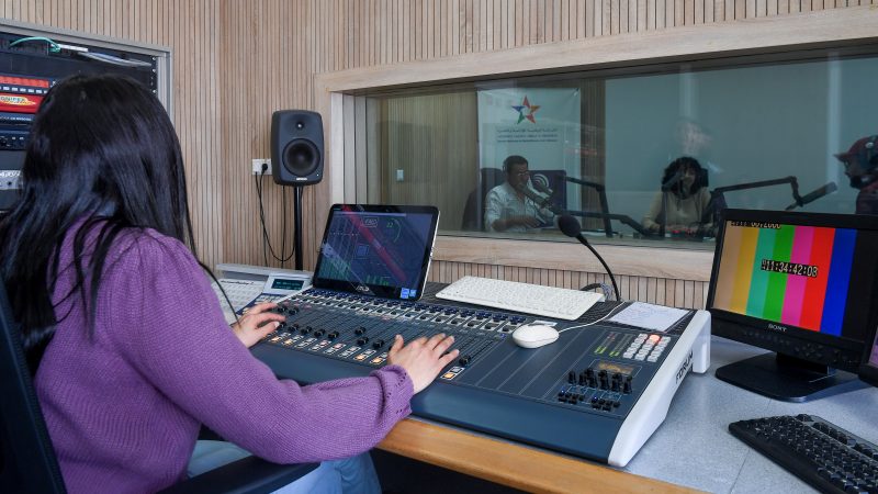 برامج رمضان على أثير “الإذاعة الوطنية”: محتوى متنوع بقرب دائم من نبض المجتمع