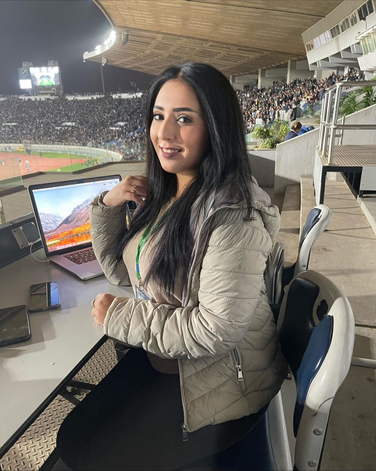 كنزة البازي..مسار إعلامي متنوع بين الصحافة والفن والرياضة