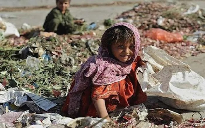 الدار البيضاء الكبرى وتفشي مظاهر الجنوح والانحلال وهشاشة التجهيزات بالعديد من الاحياء بعد التساقطات المطرية الغزيرة