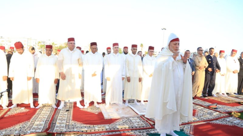 عامل إقليم النواصر يؤدي صلاة عيد الأضحى بمصلى بوسكورة وسط أجواء روحانية