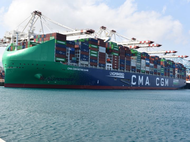 باخرة “CMA CGM NOTRE DAME”، إحدى أكبر ناقلات الحاويات، ترسو بميناء طنجة المتوسط