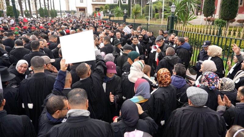محامو المغرب يصعّدون: استمرار التوقف عن تقديم الخدمات المهنية وبلاغ حاسم مرتقب
