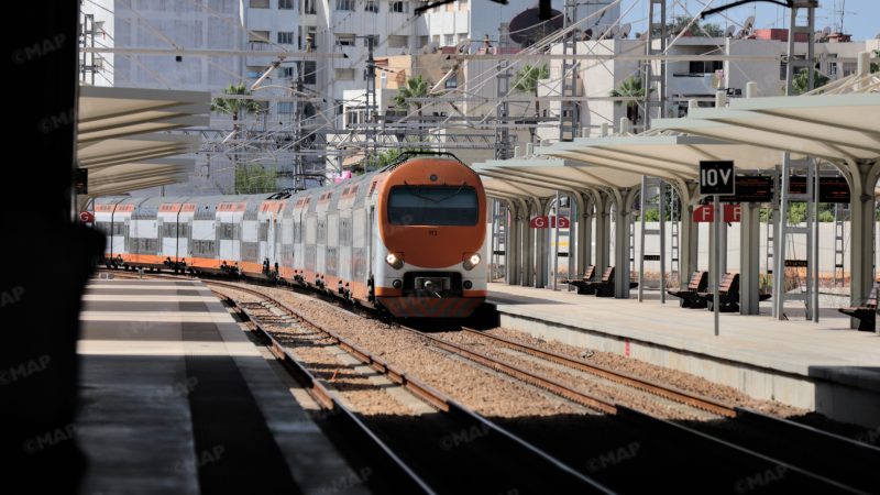 الدار البيضاء الكبرى.. بعد سنة على إعطاء جلالة الملك انطلاقة المشاريع السككية المهيكلة، التحول السككي يتجسد على أرض الواقع